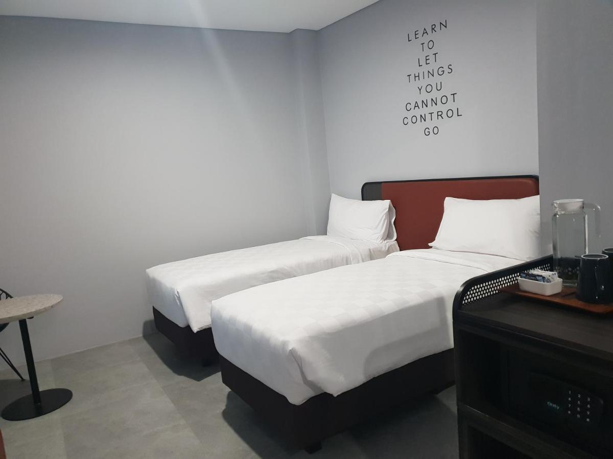 Hotel Sambina Prime Giacarta Esterno foto